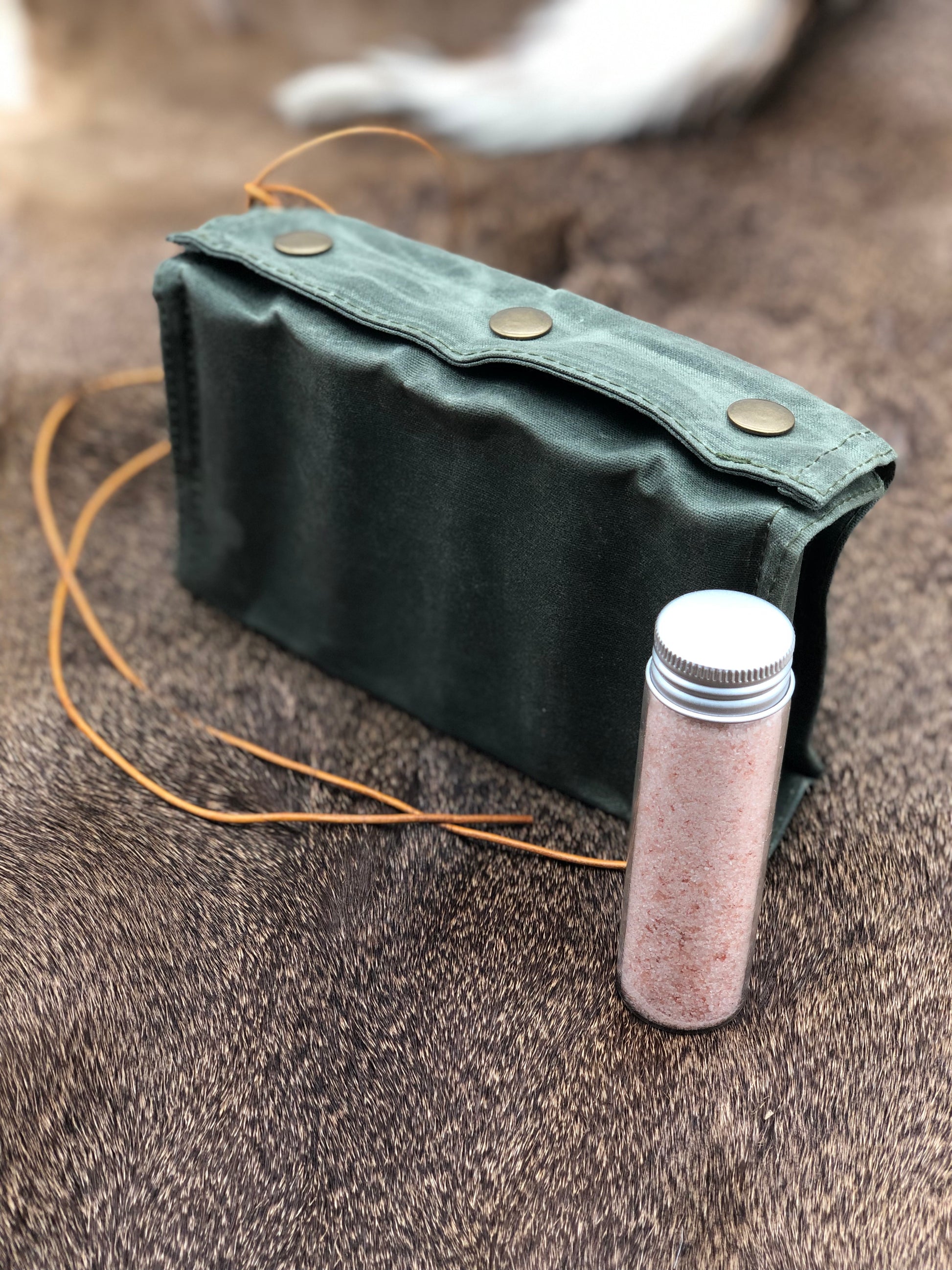 Wax Canvas 9 Bottle Spice Kit - Tan & Green