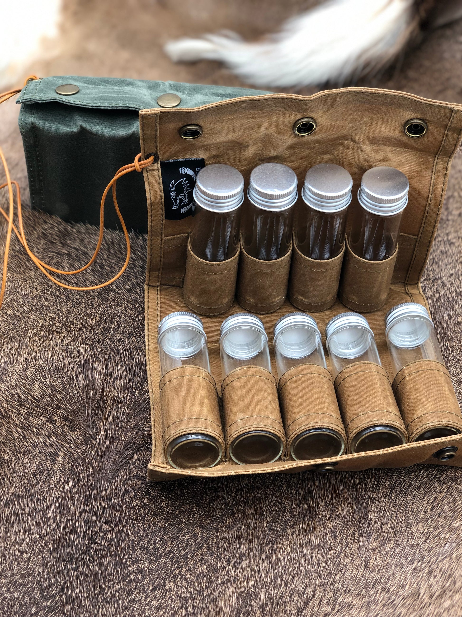Wax Canvas 9 Bottle Spice Kit - Tan & Green